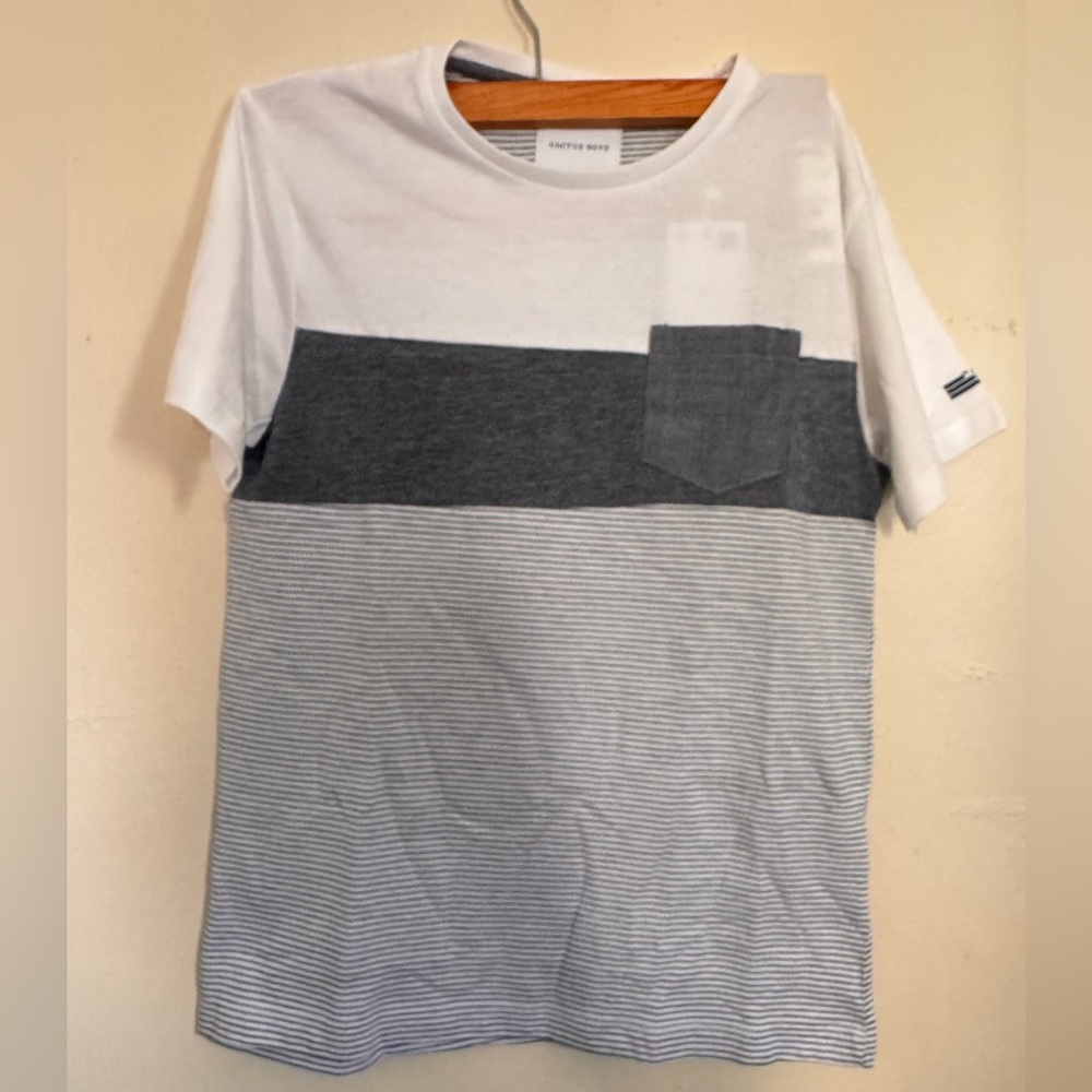 Cactus Boys Classic White and Gray Shirt size (9/10)